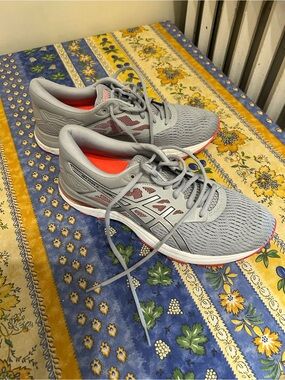 ASICS GEL-Flux 5 Women's Light Gray Running Shoes size 10.5